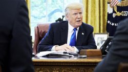 Администрация Трампа откладывает решение в области торговли сталью 