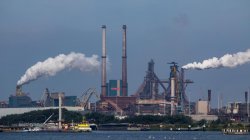 Рабочие Tata Steel в Голландии приостановили забастовку