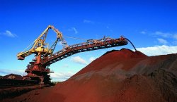 Цены на железную руду снижаются из-за сокращения объемов производства стали